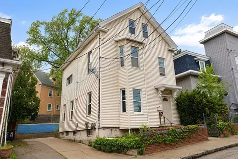 18 Crescent St, Somerville, MA 02145