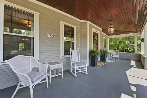 114 Maplewood Ter, Springfield, MA 01108 photo 3