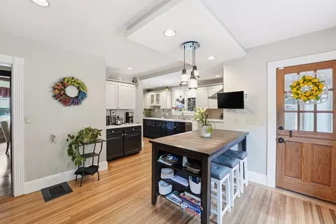 114 Maplewood Ter, Springfield, MA 01108 photo 14