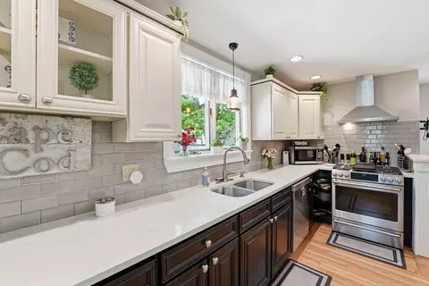114 Maplewood Ter, Springfield, MA 01108 photo 12