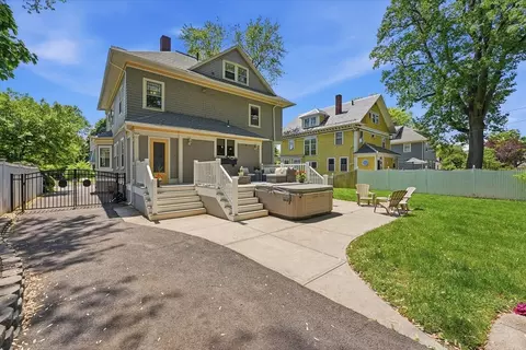 114 Maplewood Ter, Springfield, MA 01108 photo 37