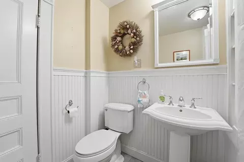 114 Maplewood Ter, Springfield, MA 01108 photo 32