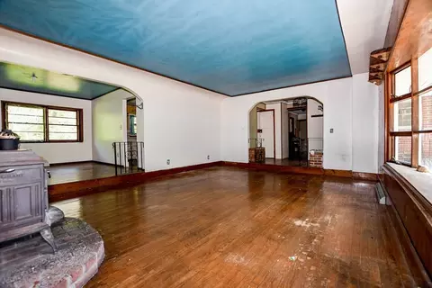 Living - 6 Gilbert Way, Wareham, MA 02571 photo 4 of 9