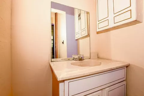Bath - 6 Gilbert Way, Wareham, MA 02571 photo 1 of 3
