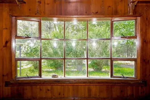 Living - 6 Gilbert Way, Wareham, MA 02571 photo 5 of 9