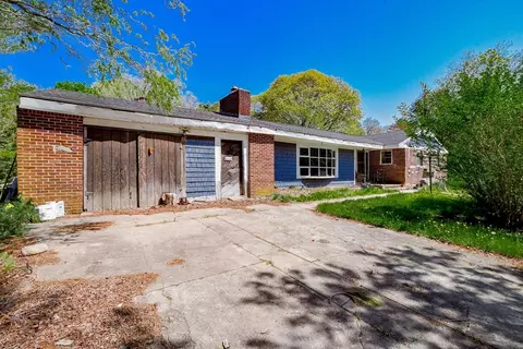 Exterior - 6 Gilbert Way, Wareham, MA 02571 photo 7 of 9