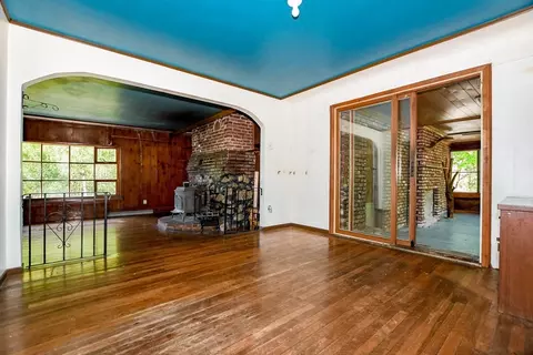 Living - 6 Gilbert Way, Wareham, MA 02571 photo 8 of 9