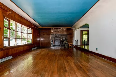 Living - 6 Gilbert Way, Wareham, MA 02571 photo 1 of 9
