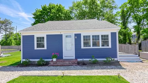 10 Cranberry Ln, Dennis, MA 02639
