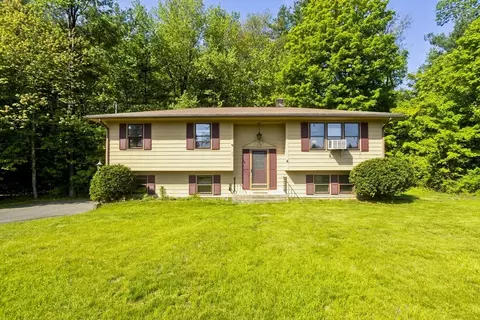 6 Pine Wood Dr, Southampton, MA 01073