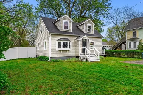 18 Forest Ave, Essex, MA 01929