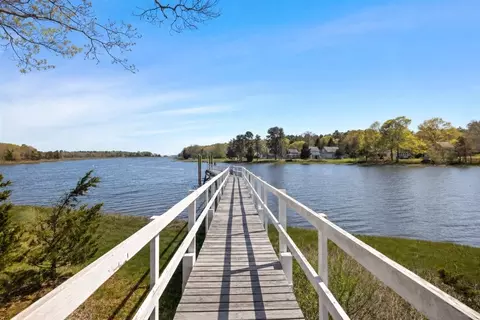 7 Blackhall Ct, Marion, MA 02738