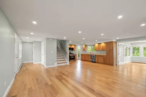 Living - 5 Brooks Rd # R, Gloucester, MA 01930 photo 1 of 5