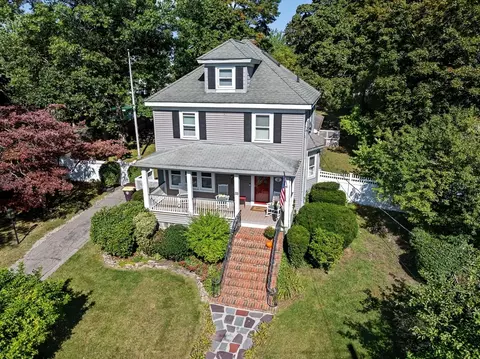 33 Hunt St, Weymouth, MA 02191