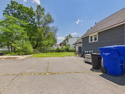 5 Barber St, Springfield, MA 01109 photo 10