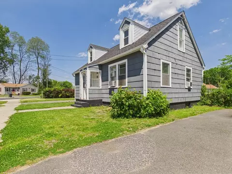 5 Barber St, Springfield, MA 01109 photo 8