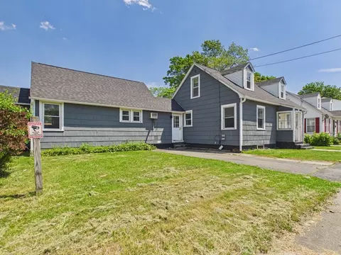 5 Barber St, Springfield, MA 01109 photo 6