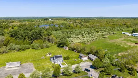 576 Faunce Cor, Dartmouth, MA 02747