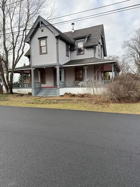 41 Lippitt Ave, Warwick, RI 02889