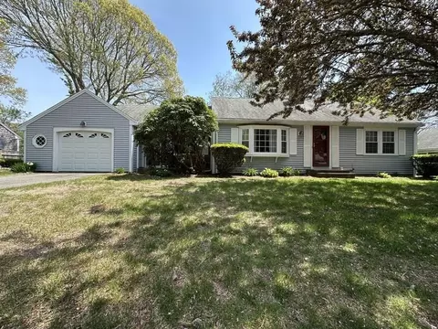 11 Widgeon Ln W, Yarmouth, MA 02673