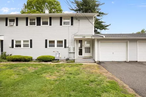 125 Lynwood Dr #6201D, Chicopee, MA 01022