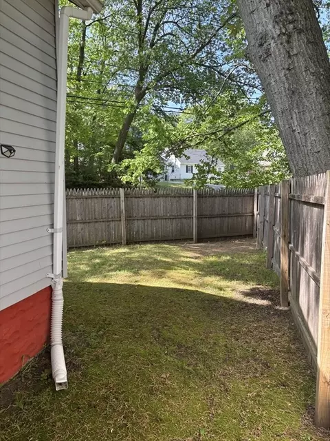 Exterior - 139 Tiffany St, Springfield, MA 01108 photo 5 of 5