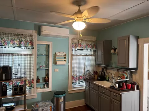 Kitchen - 139 Tiffany St, Springfield, MA 01108 photo 2 of 2