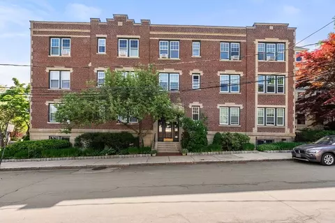 99 Perry St #6, Brookline, MA 02445