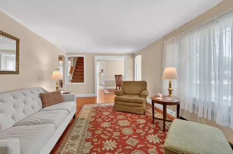 Living - 490 Webster St, Needham, MA 02494 photo 3 of 4