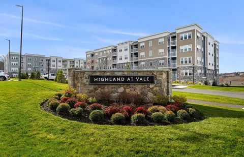 6 Stratton Dr #303, Woburn, MA 01801