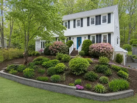 9 Hill Dale Rd, Plymouth, MA 02360
