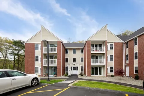 1 Marc Dr #1A11, Plymouth, MA 02360