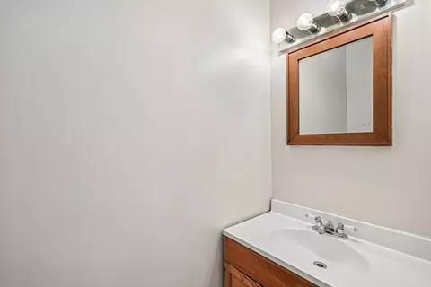 Bath - 96 Cleveland Ave, Everett, MA 02149 photo 4 of 5