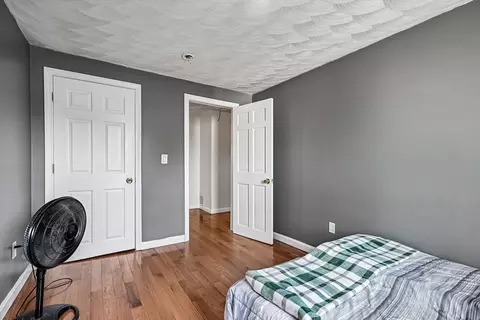 Bedroom - 96 Cleveland Ave, Everett, MA 02149 photo 4 of 5