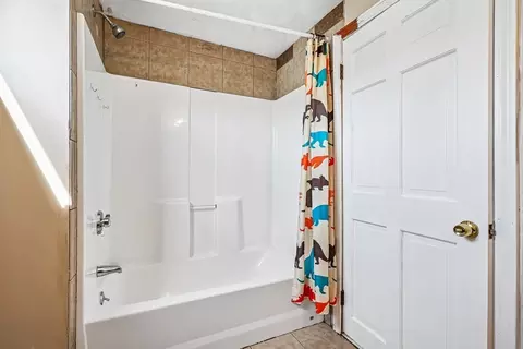 Bath - 96 Cleveland Ave, Everett, MA 02149 photo 3 of 5