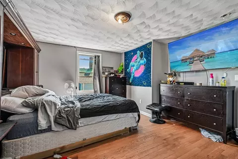 Bedroom - 96 Cleveland Ave, Everett, MA 02149 photo 5 of 5