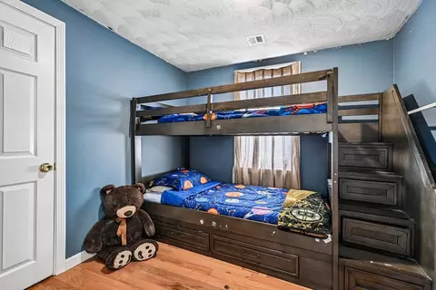Bedroom - 96 Cleveland Ave, Everett, MA 02149 photo 2 of 5