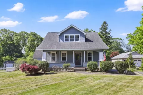 543 Amostown Rd, West Springfield, MA 01089