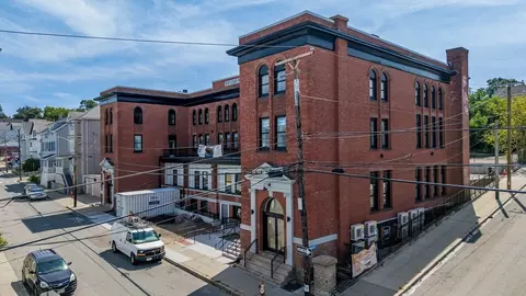 403 Division St #10, Fall River, MA 02721