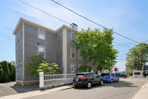 17 Washington St #3, Gloucester, MA 01930 photo 3