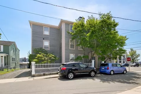 17 Washington St #3, Gloucester, MA 01930 photo 4