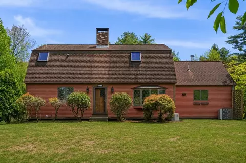 72 Mile Ln, Ipswich, MA 01938
