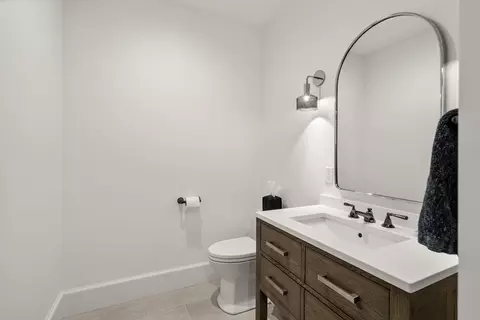 Bath - 4 Wilsons Way, Dover, MA 02030 photo 5 of 5