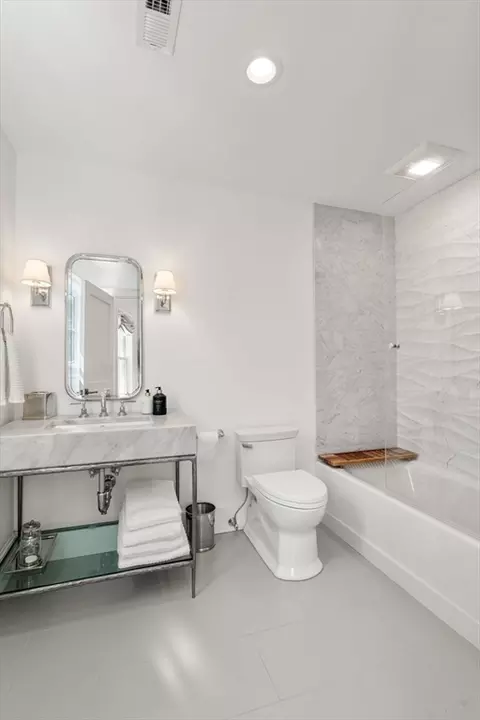 Bath - 4 Wilsons Way, Dover, MA 02030 photo 3 of 5