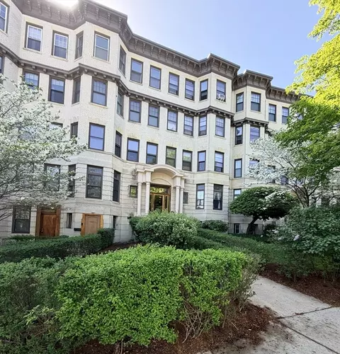 5 Braemore Rd #A, Brighton, MA 02135