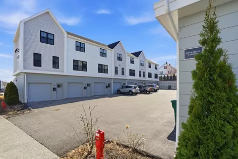 7 Water St #2, Plymouth, MA 02360