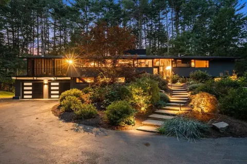 127 Commerford Rd, Concord, MA 01742