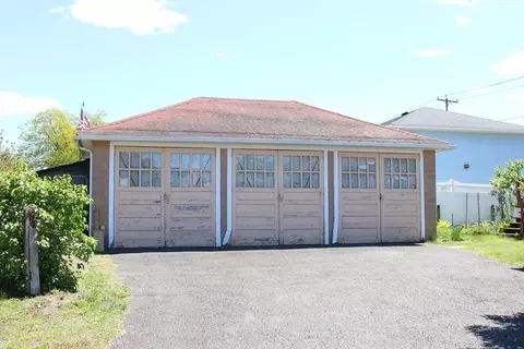 75 Wheatland Ave, Chicopee, MA 01020 photo 4