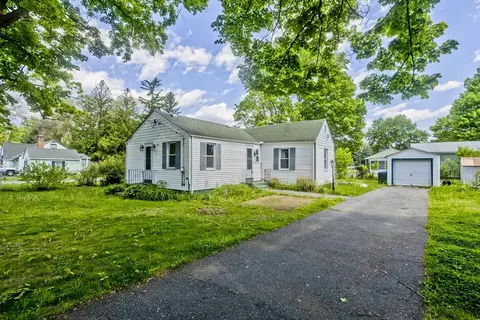 135 Lucerne Rd, Springfield, MA 01119