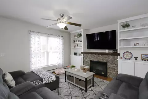 Living - 17 David St, Acushnet, MA 02743 photo 2 of 3